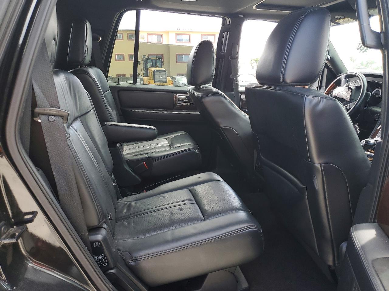 Lincoln Navigator