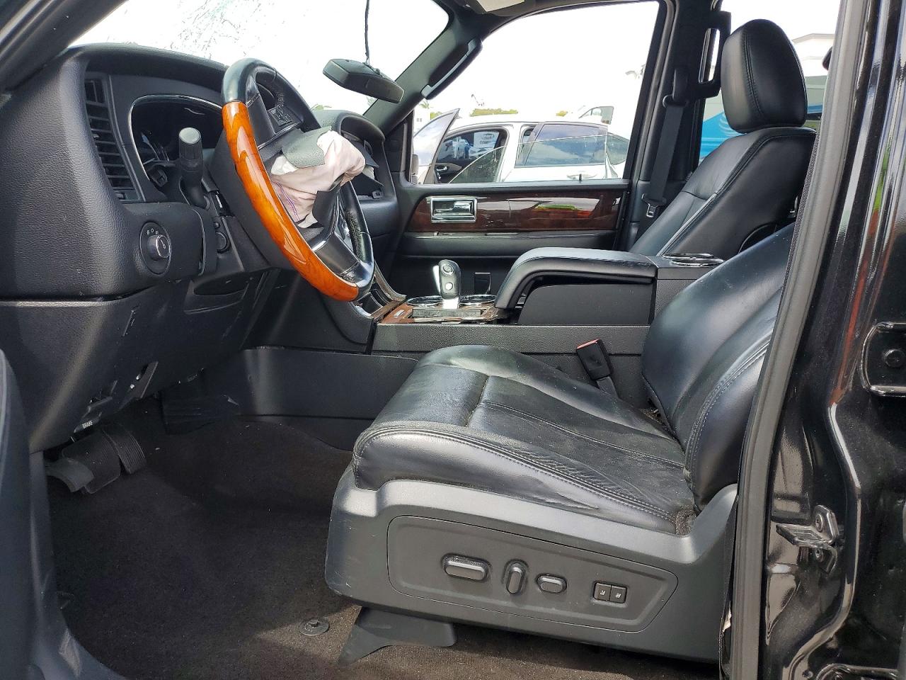 Lincoln Navigator