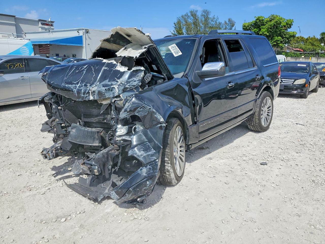 Salvage Lincoln Navigator Image