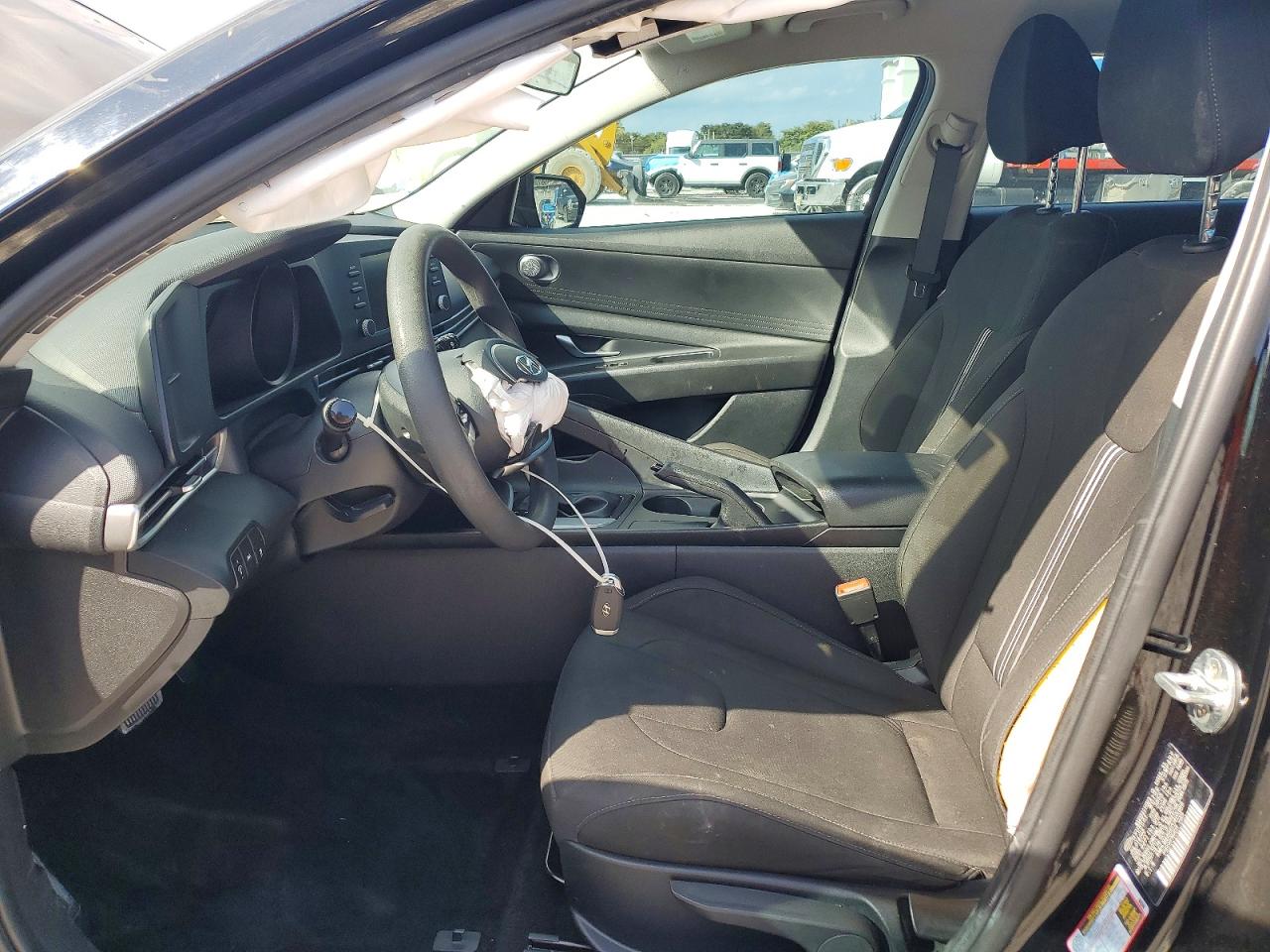 Hyundai ELANTRA Sel
