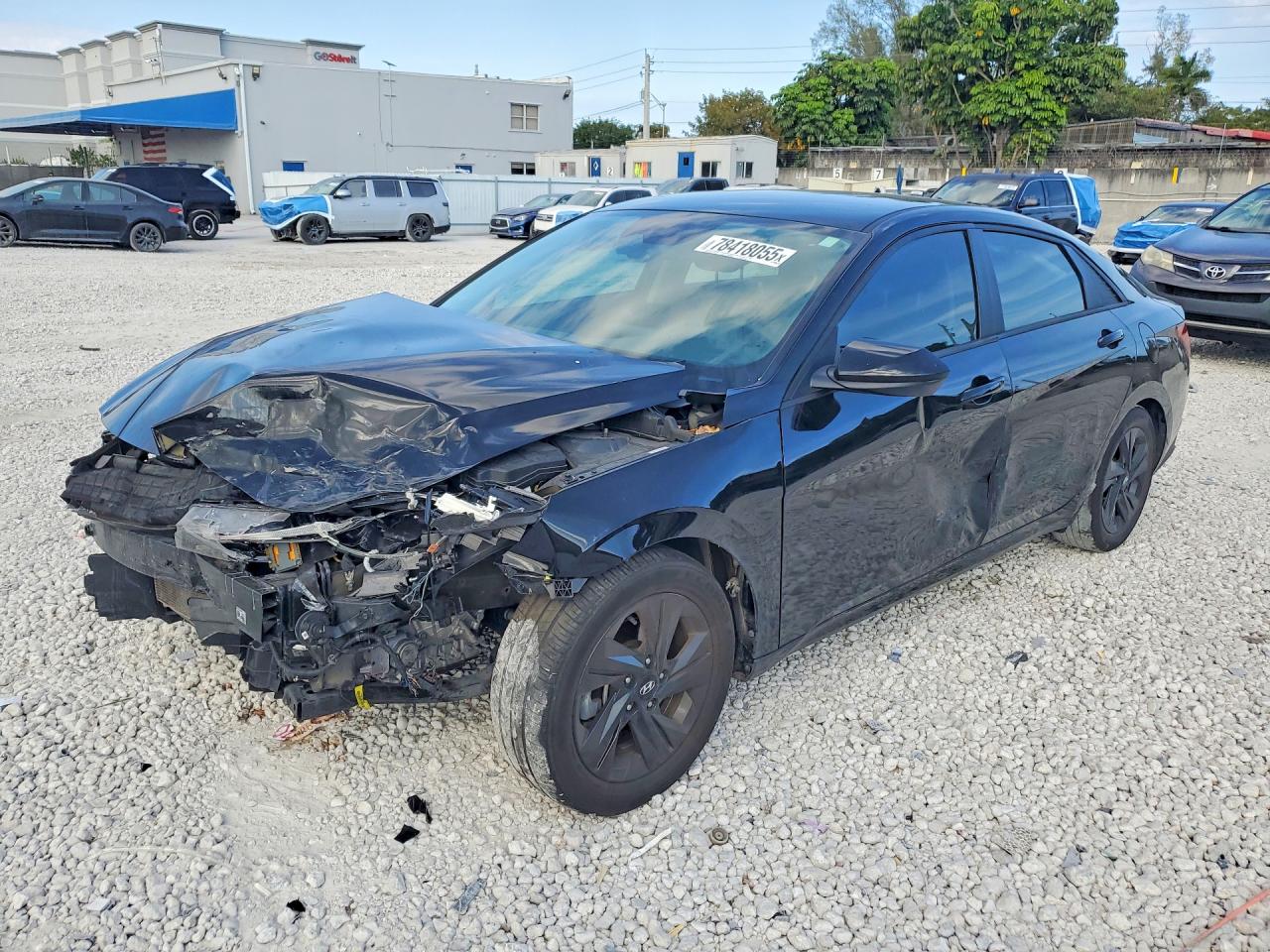 Salvage Hyundai ELANTRA Image