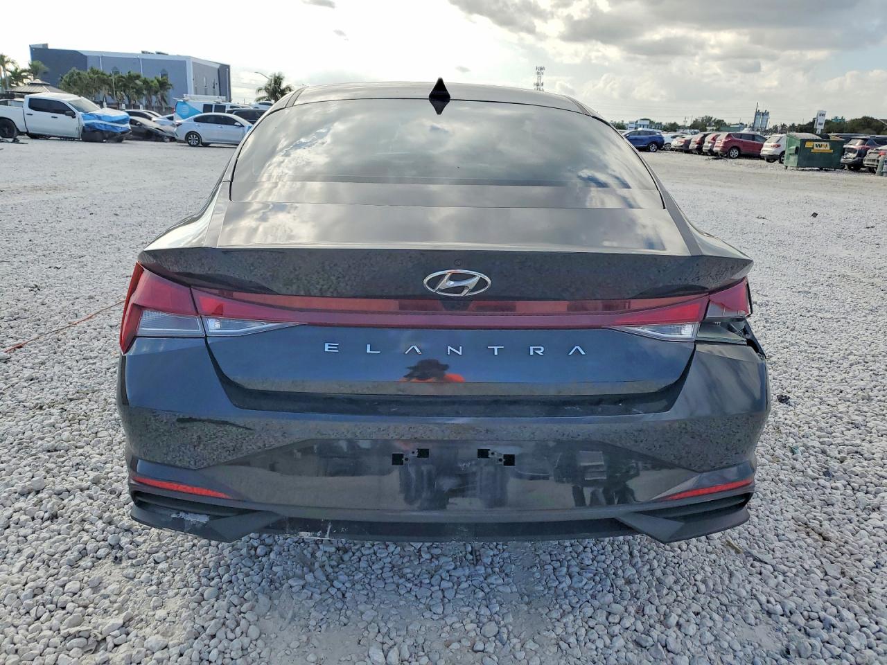 Hyundai ELANTRA Sel