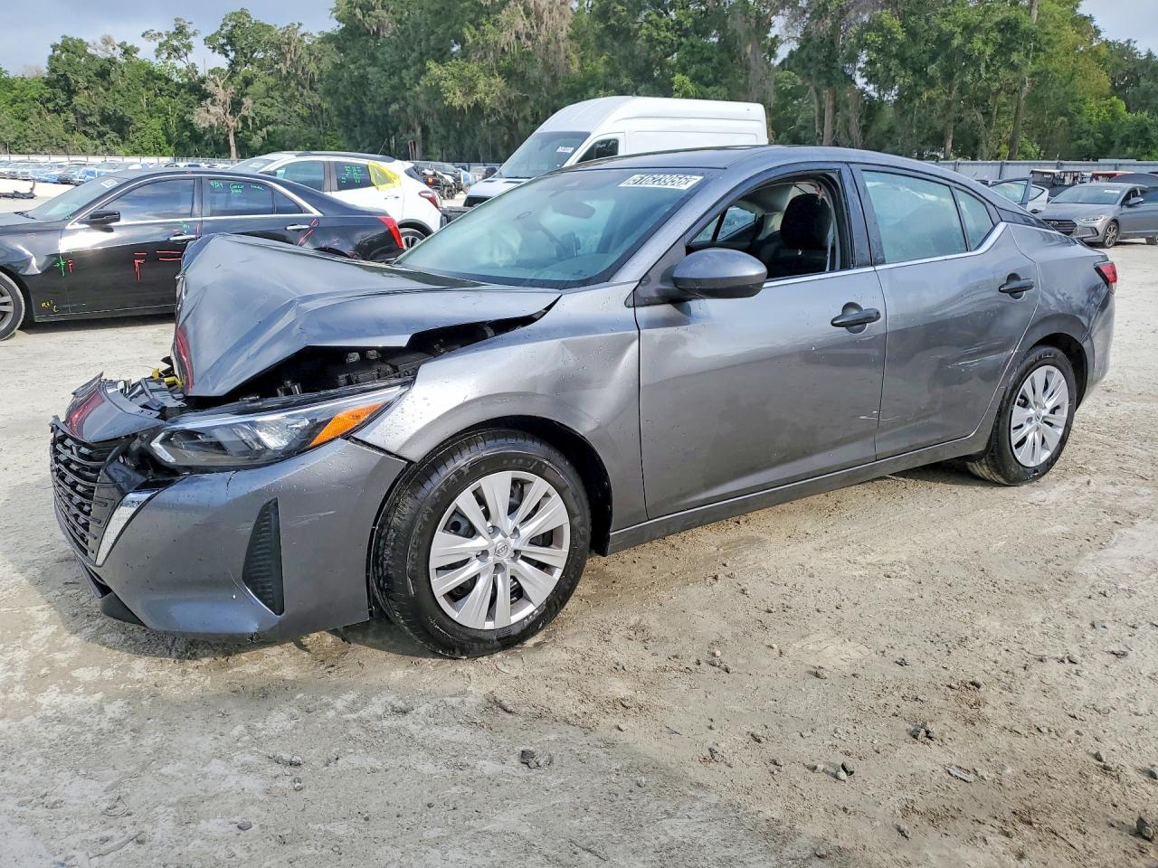 Salvage Nissan Sentra Image