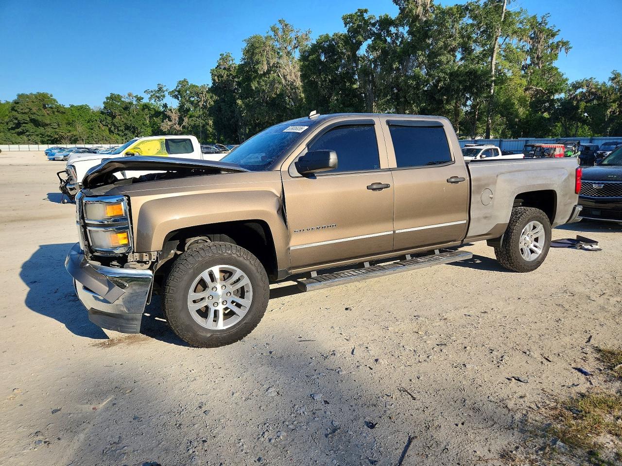 Salvage Chevrolet Silverado Image