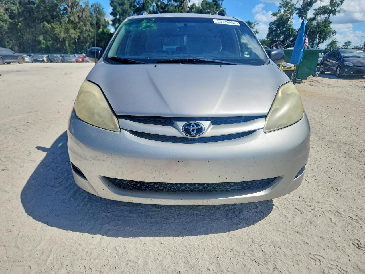 Toyota Sienna Le 8 Passenger