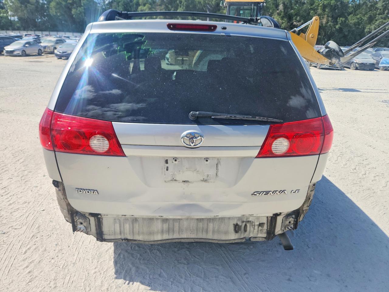 Toyota Sienna Le 8 Passenger