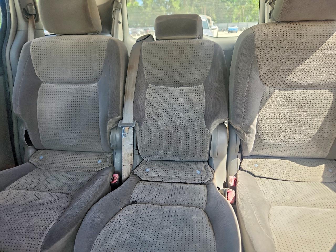 Toyota Sienna Le 8 Passenger