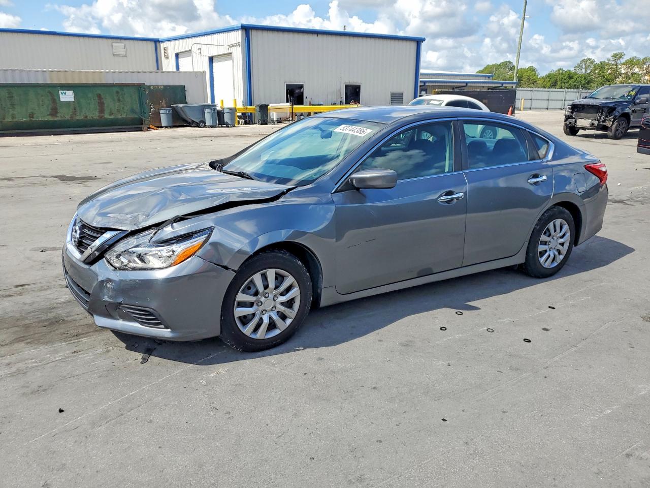 Salvage Nissan Altima Image
