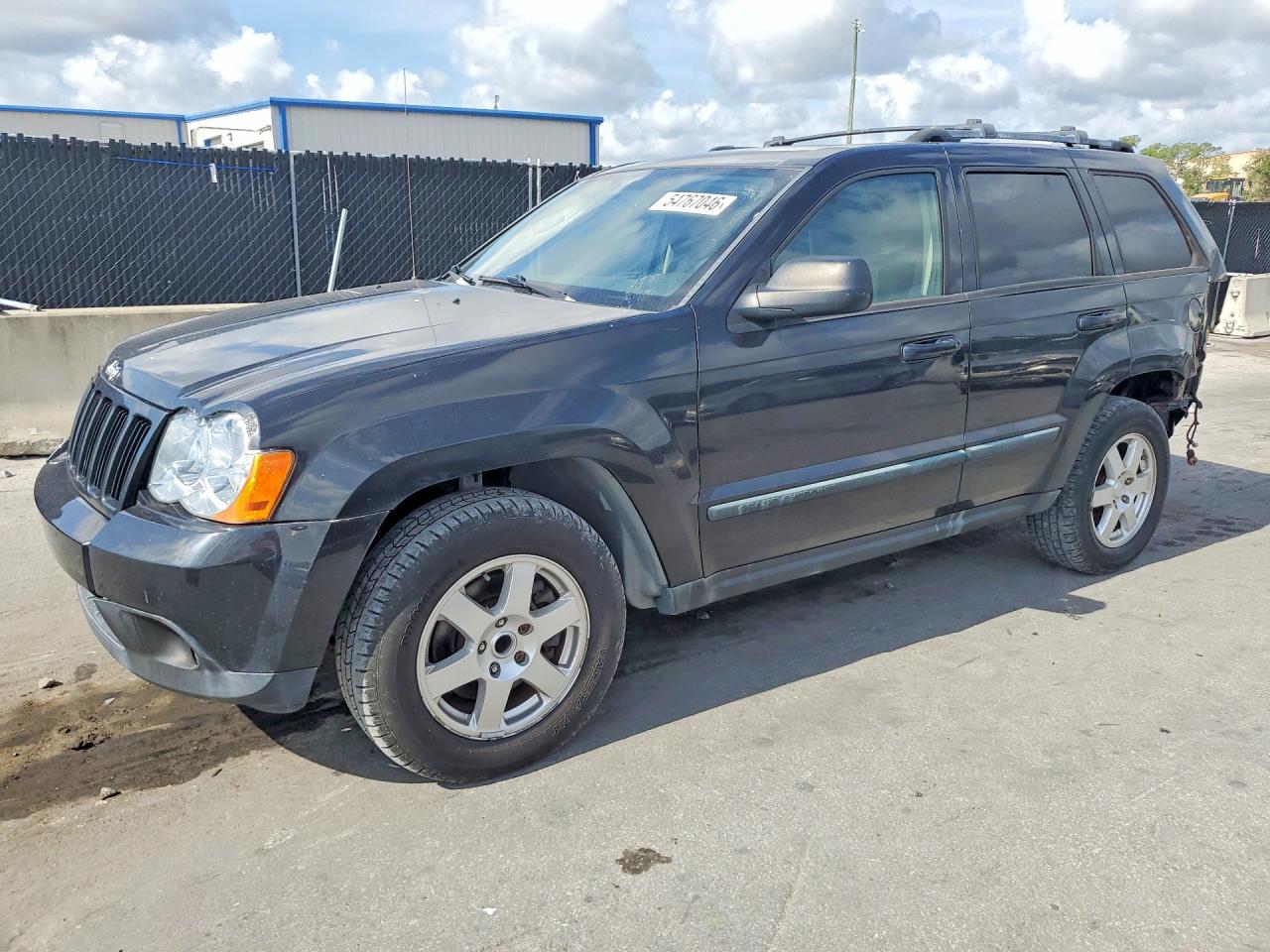 Salvage Jeep Grand Cherokee Image