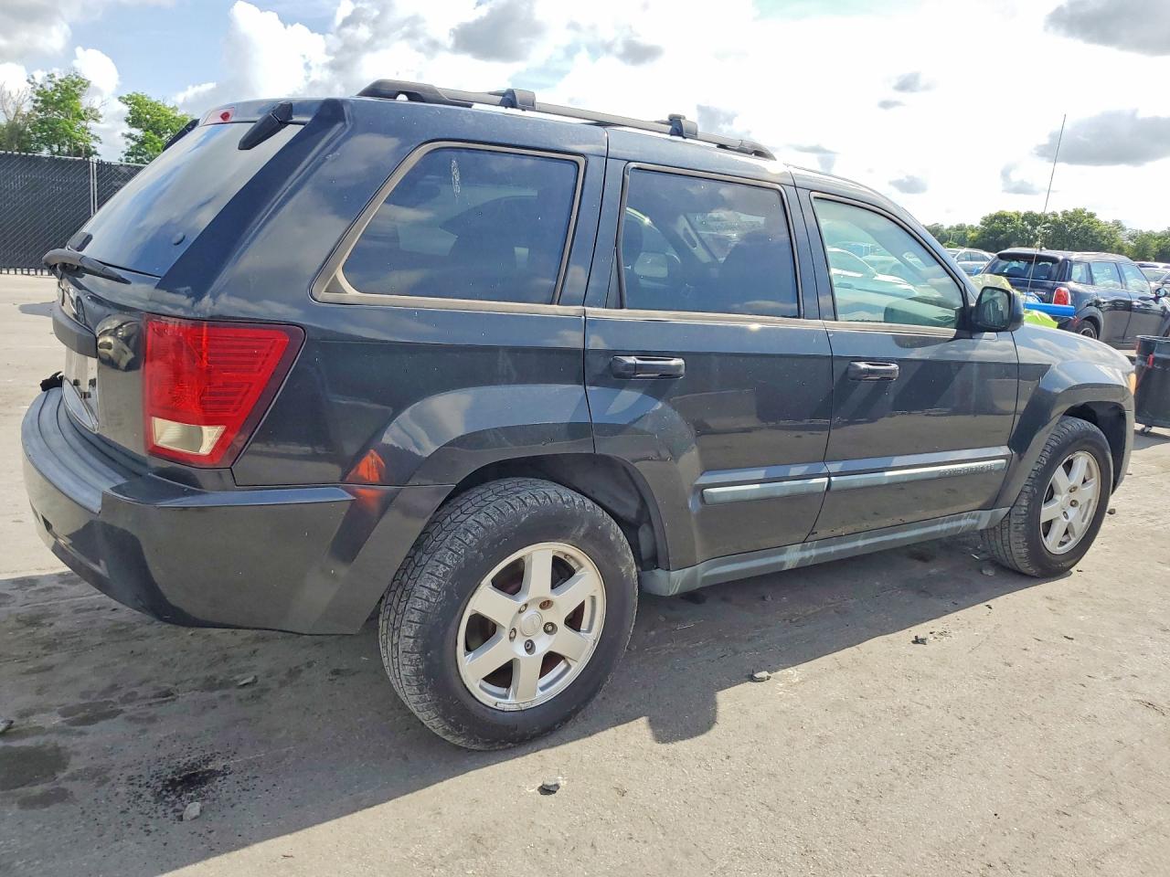 Jeep Grand Cherokee Laredo