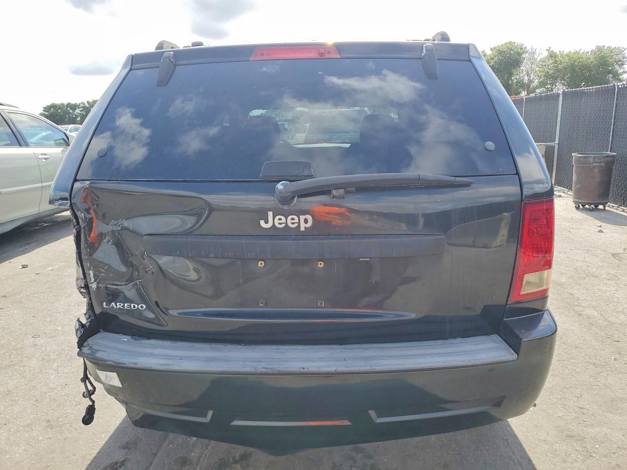 Jeep Grand Cherokee Laredo