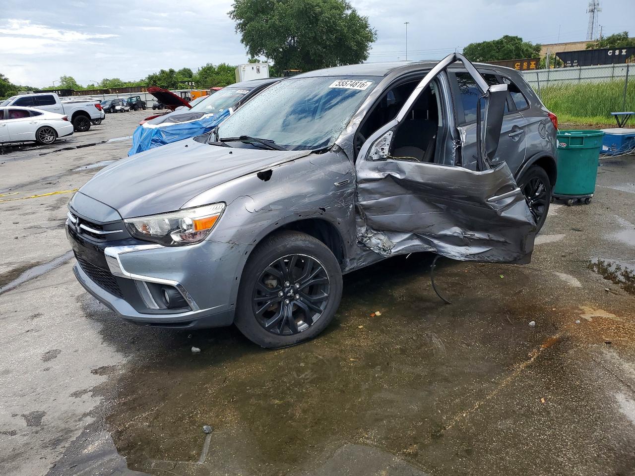 Salvage Mitsubishi Outlander Image