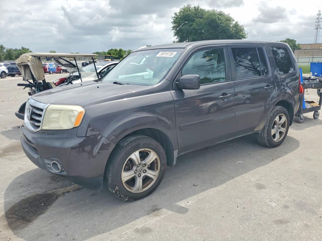 Salvage Honda Pilot Image