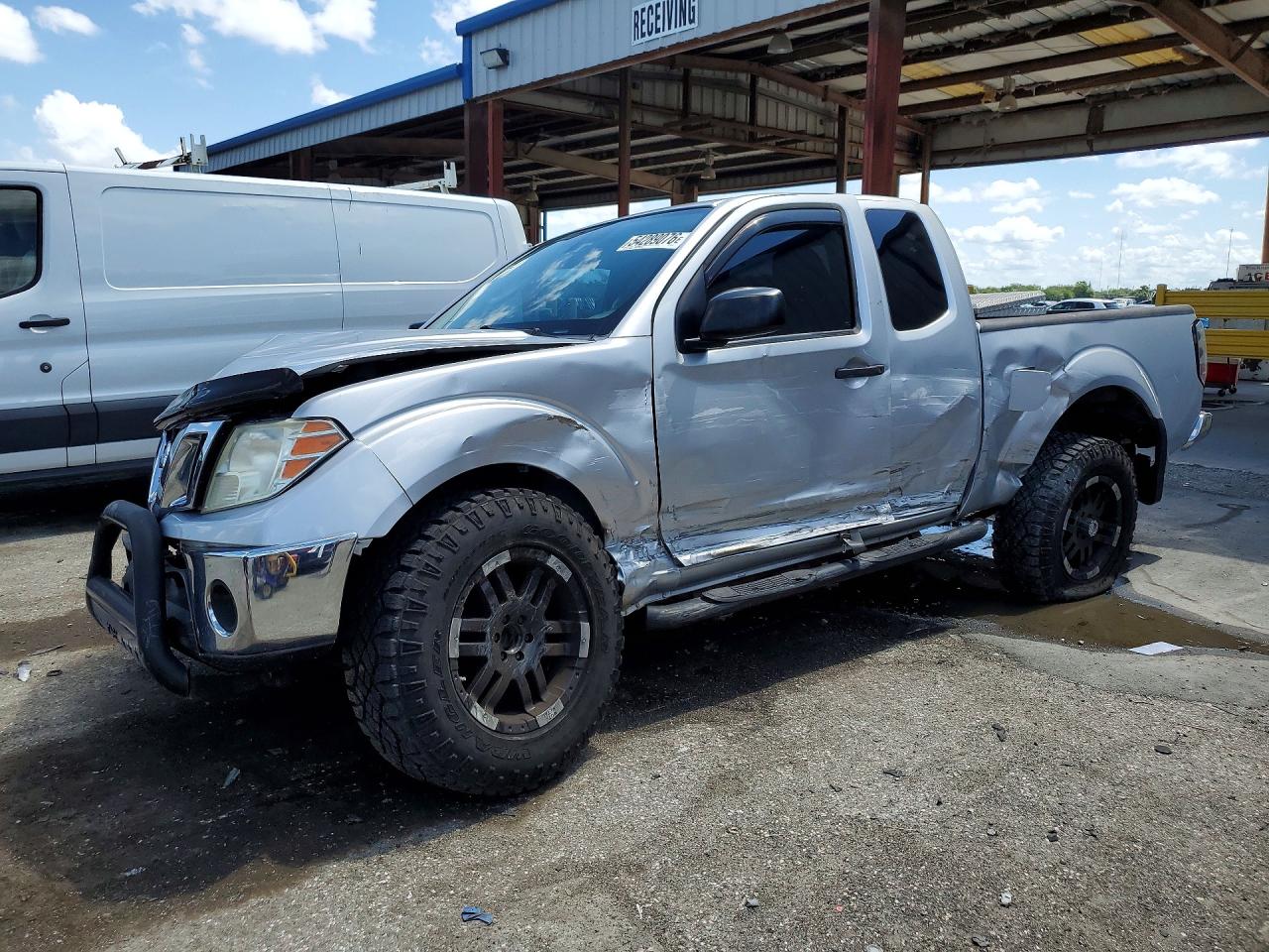 Salvage Nissan Frontier Image