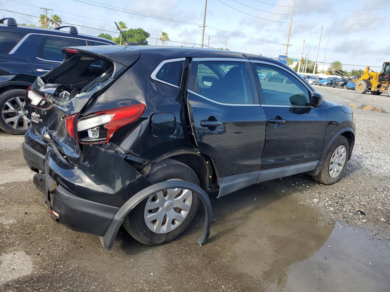 Nissan Rogue S