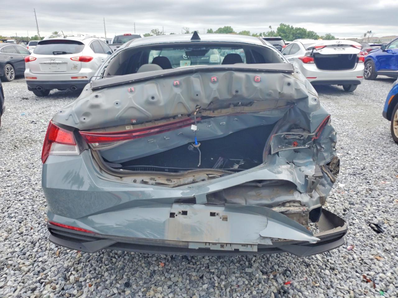 Hyundai ELANTRA Sel