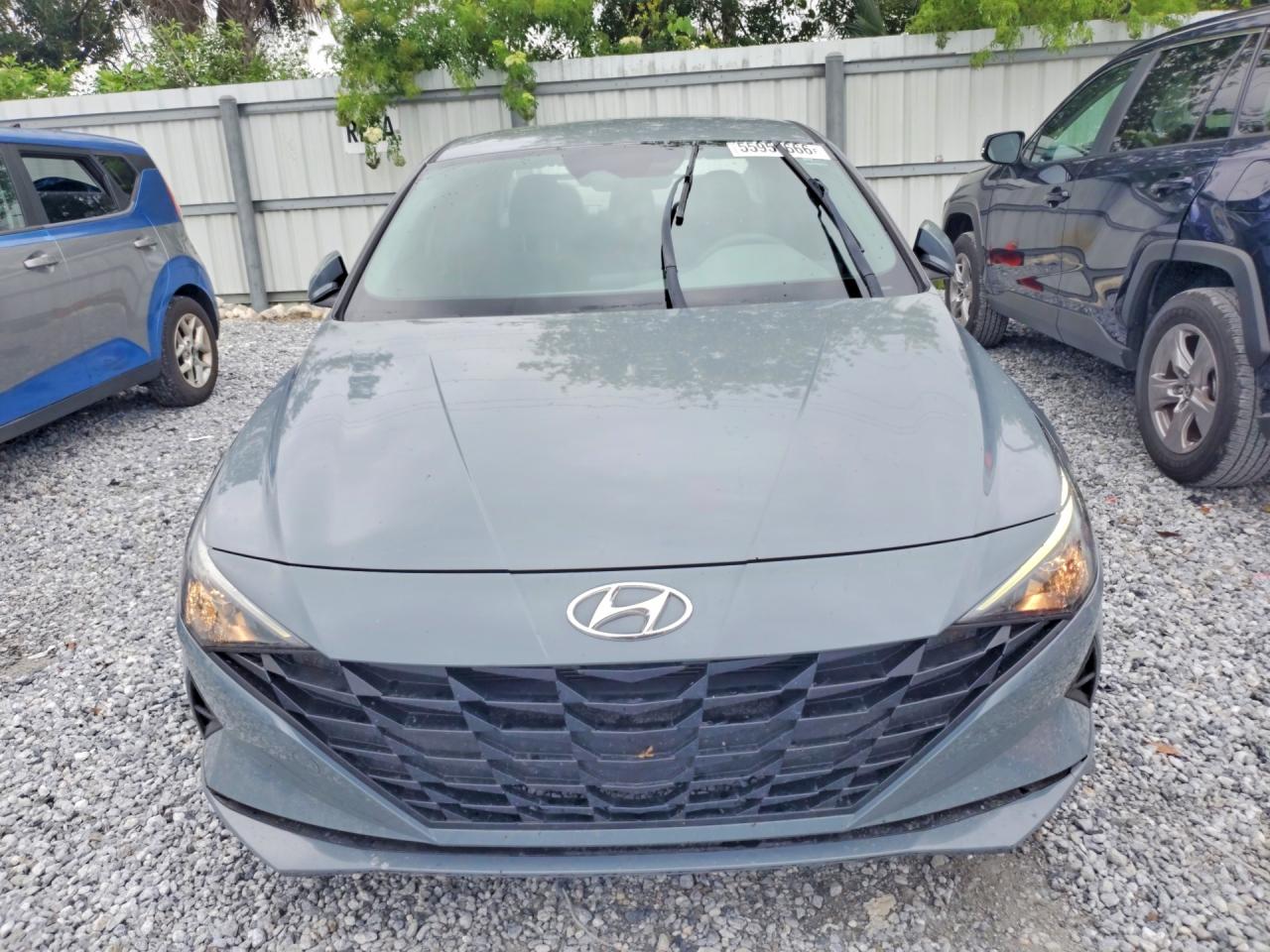 Hyundai ELANTRA Sel