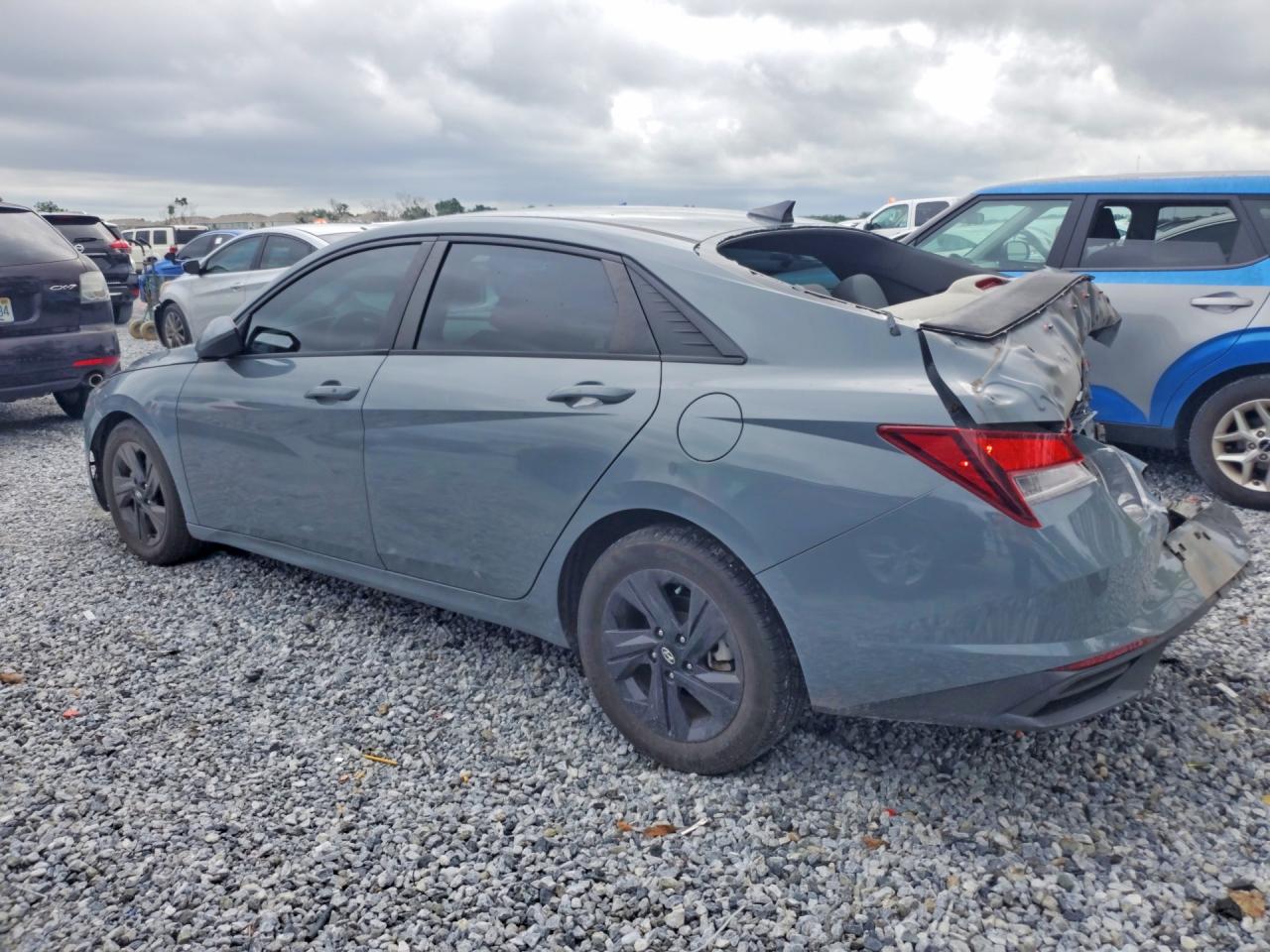 Hyundai ELANTRA Sel