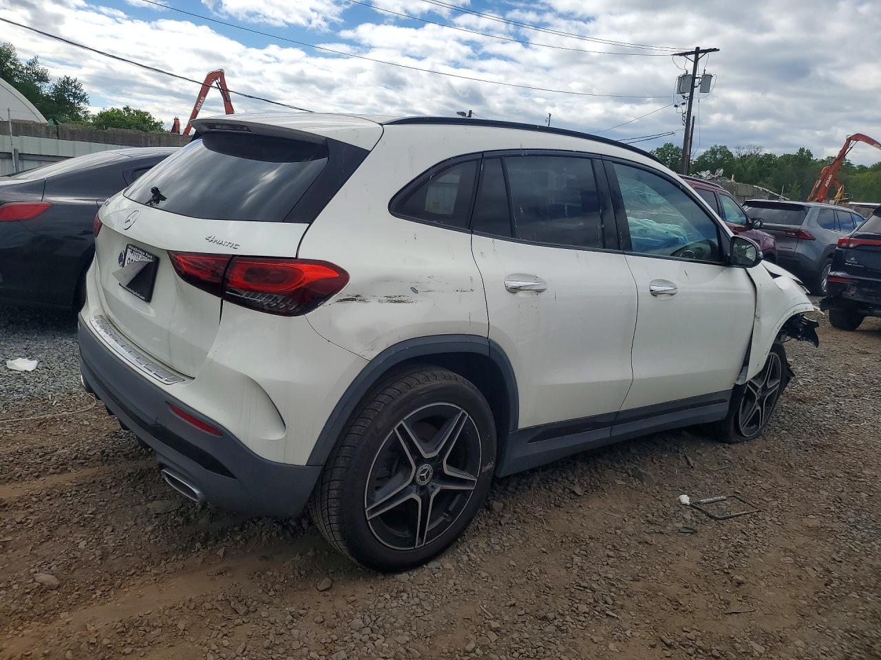 Mercedes-Benz GLA 250 4matic
