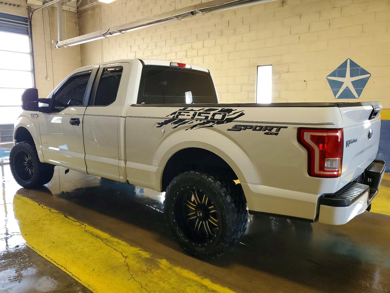 Ford F-150 Super Cab