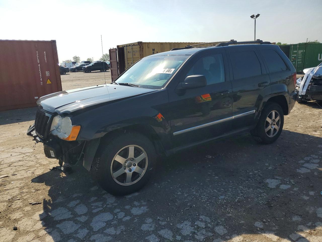 Salvage Jeep Grand Cherokee Image