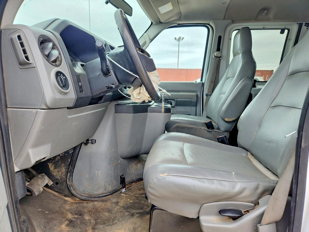 Ford Econoline E350 Super Duty Wagon