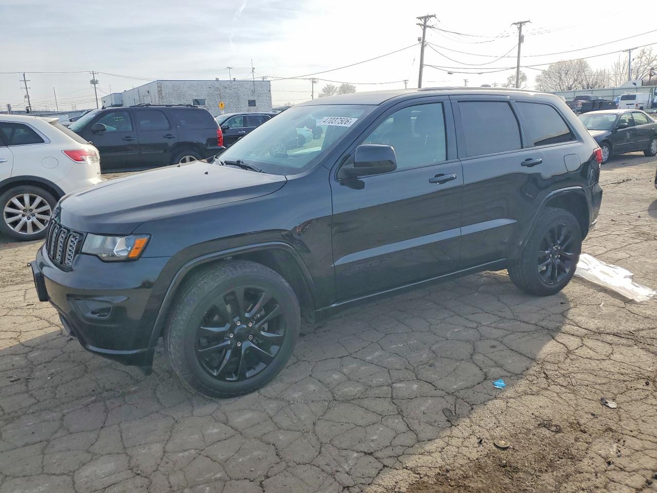 Salvage Jeep Grand Cherokee Image
