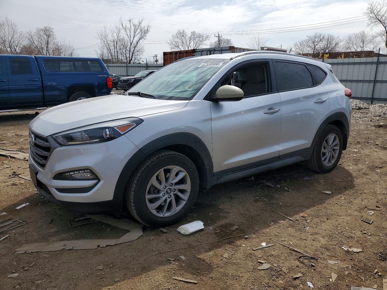Salvage Hyundai TUCSON Image