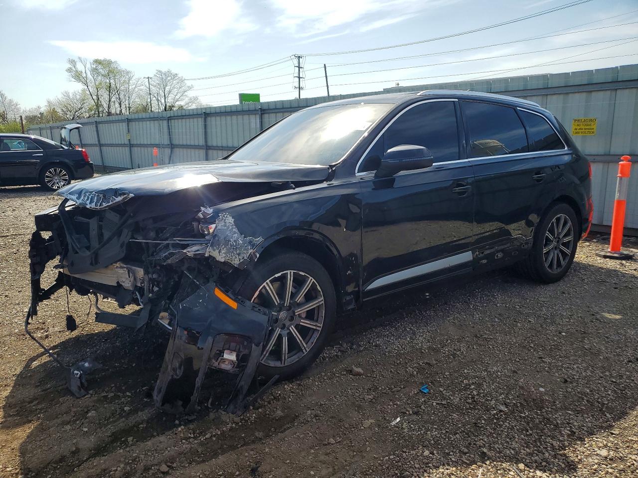 Salvage Audi Q7 Image