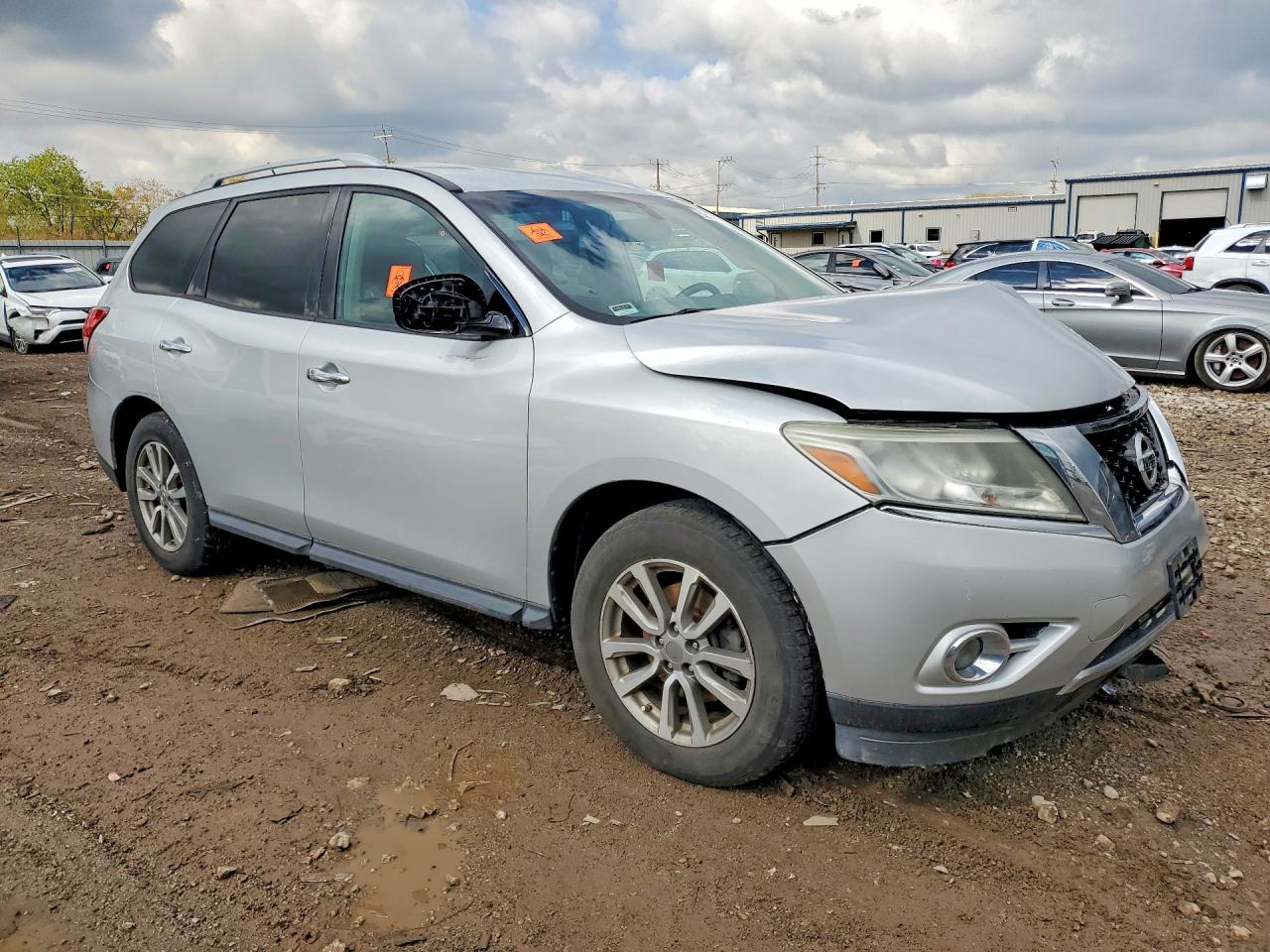 Nissan Pathfinder Sv
