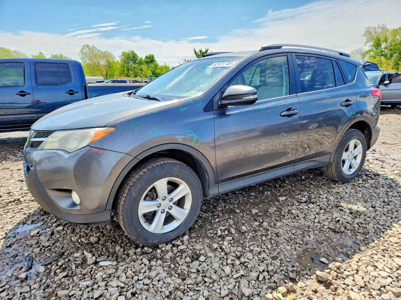 Salvage Toyota RAV4 Image