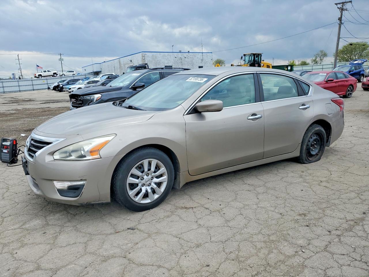 Salvage Nissan Altima Image