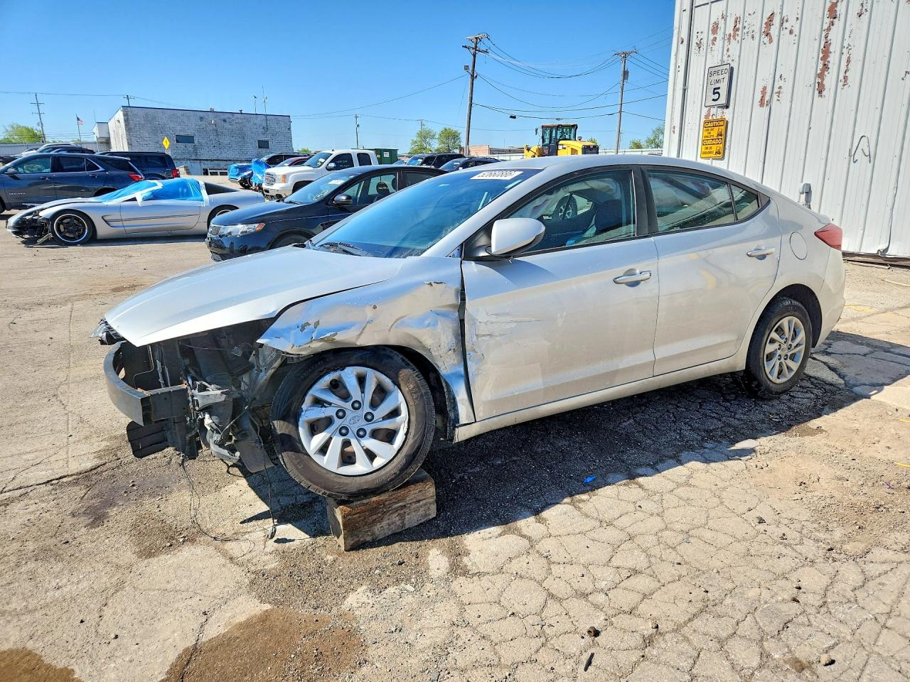 Salvage Hyundai ELANTRA Image