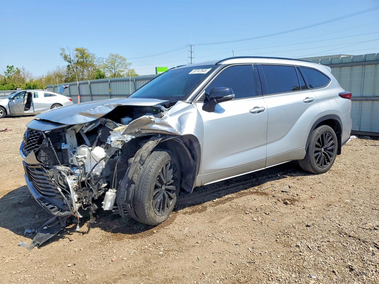 Salvage Toyota Highlander Image