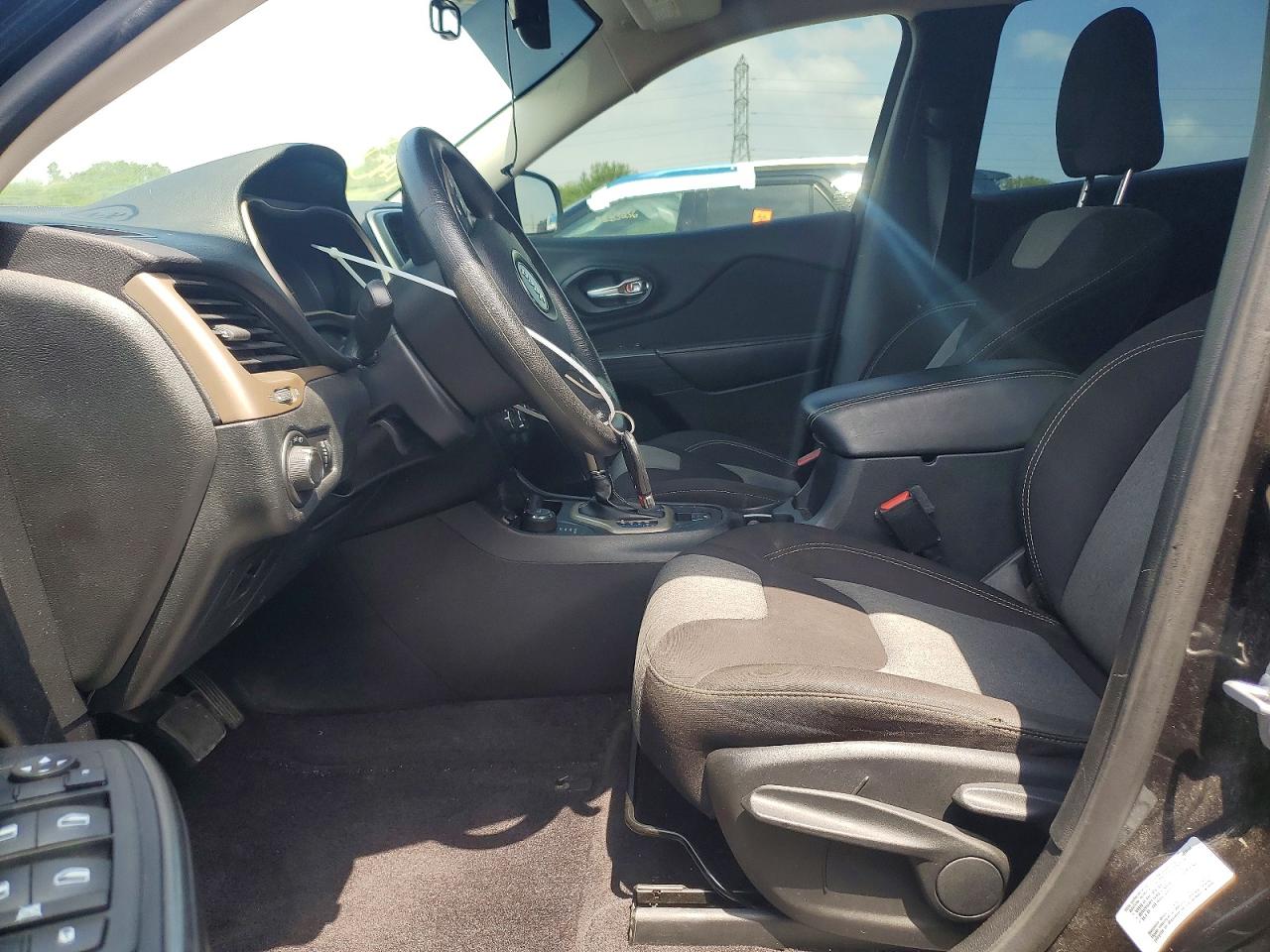 Jeep Cherokee Sport