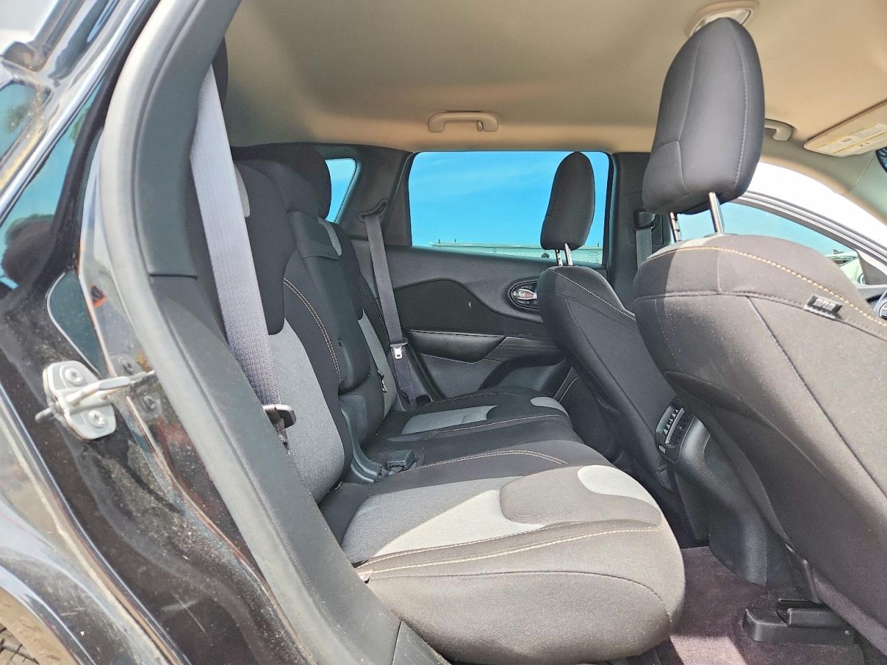 Jeep Cherokee Sport