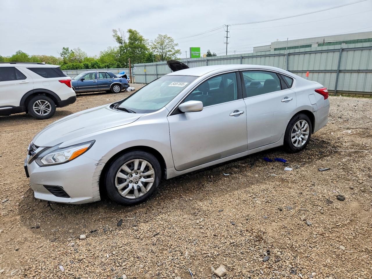 Salvage Nissan Altima Image