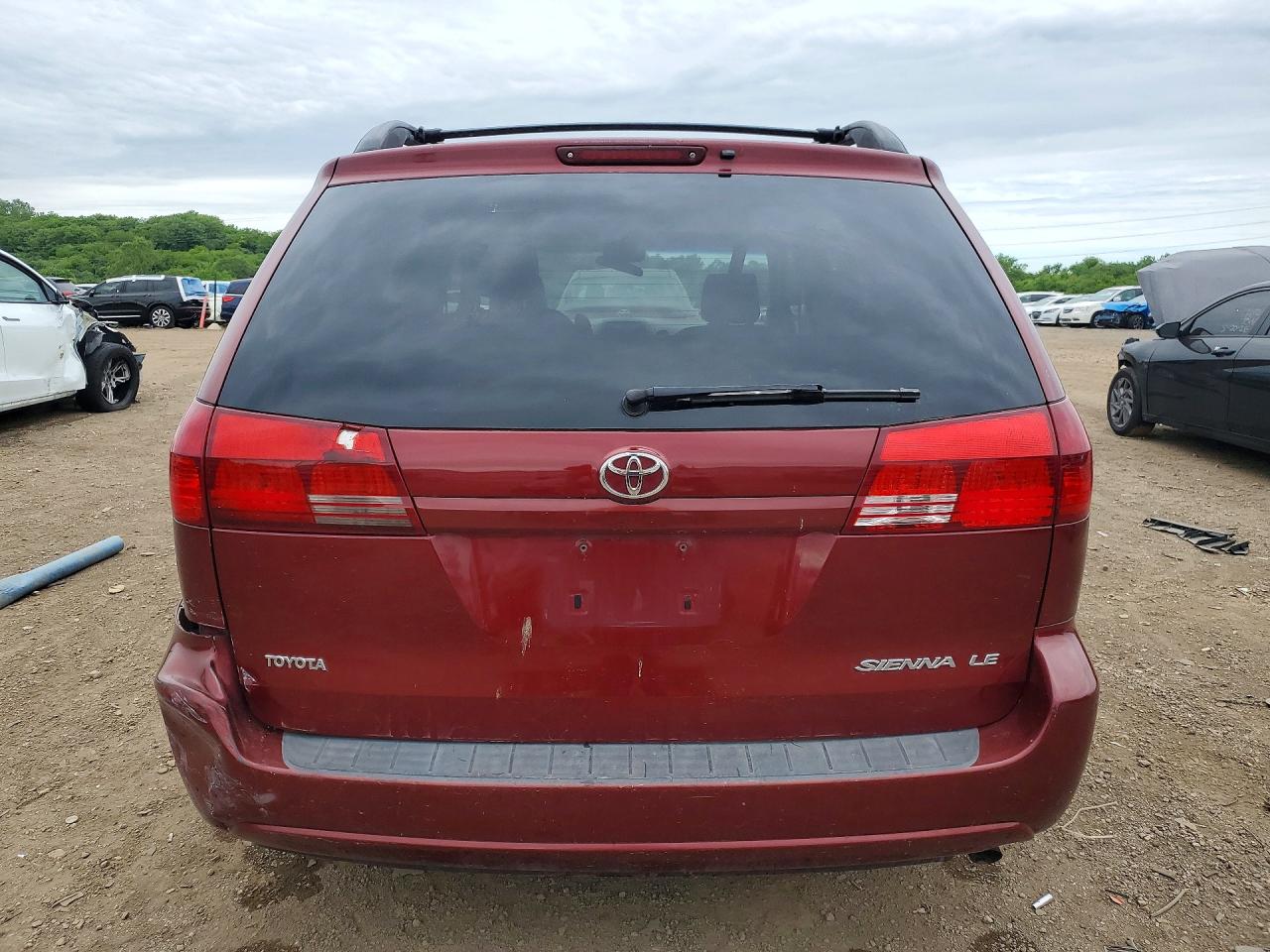 Toyota Sienna Le 7 Passenger