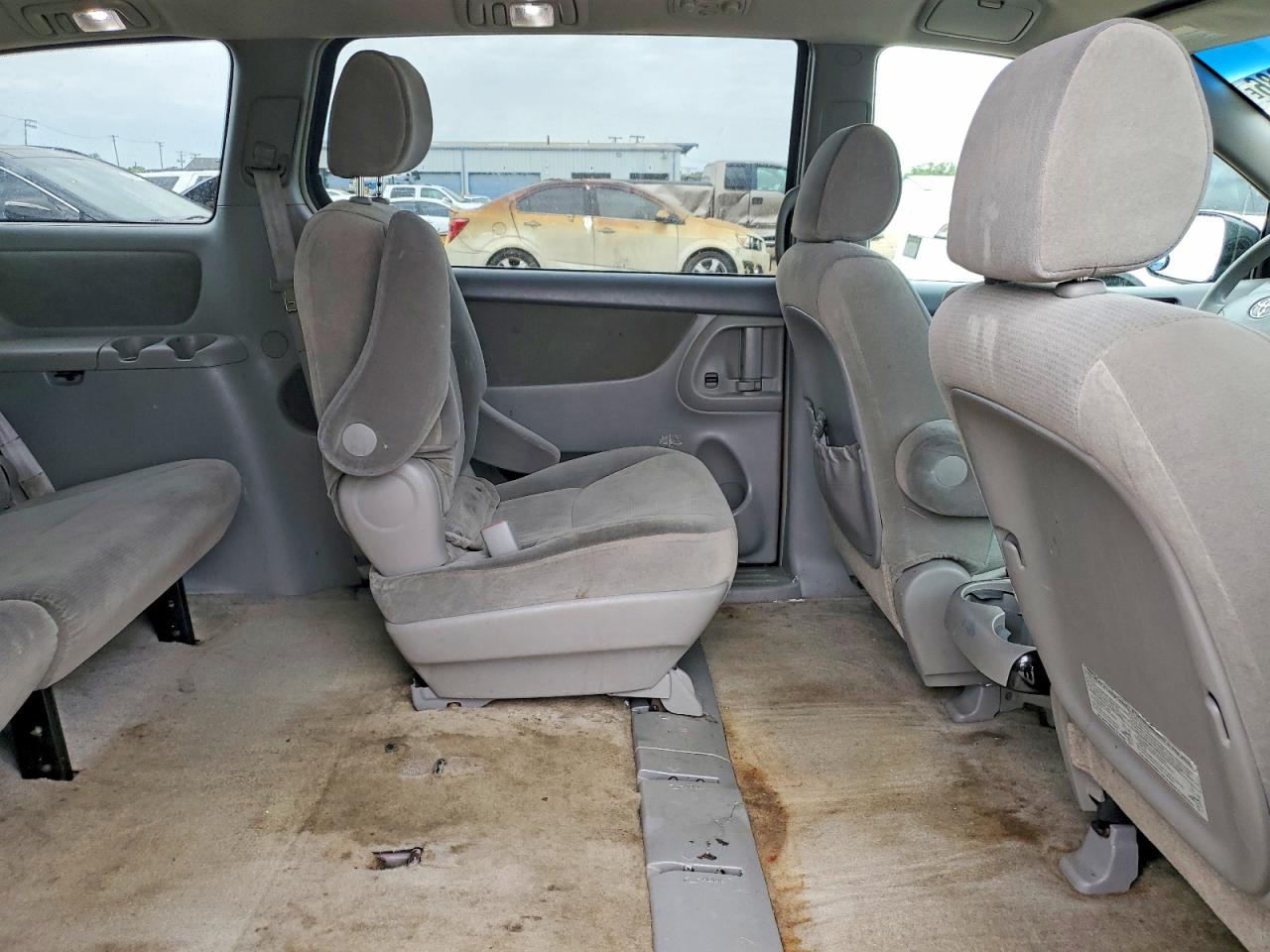 Toyota Sienna Le 7 Passenger