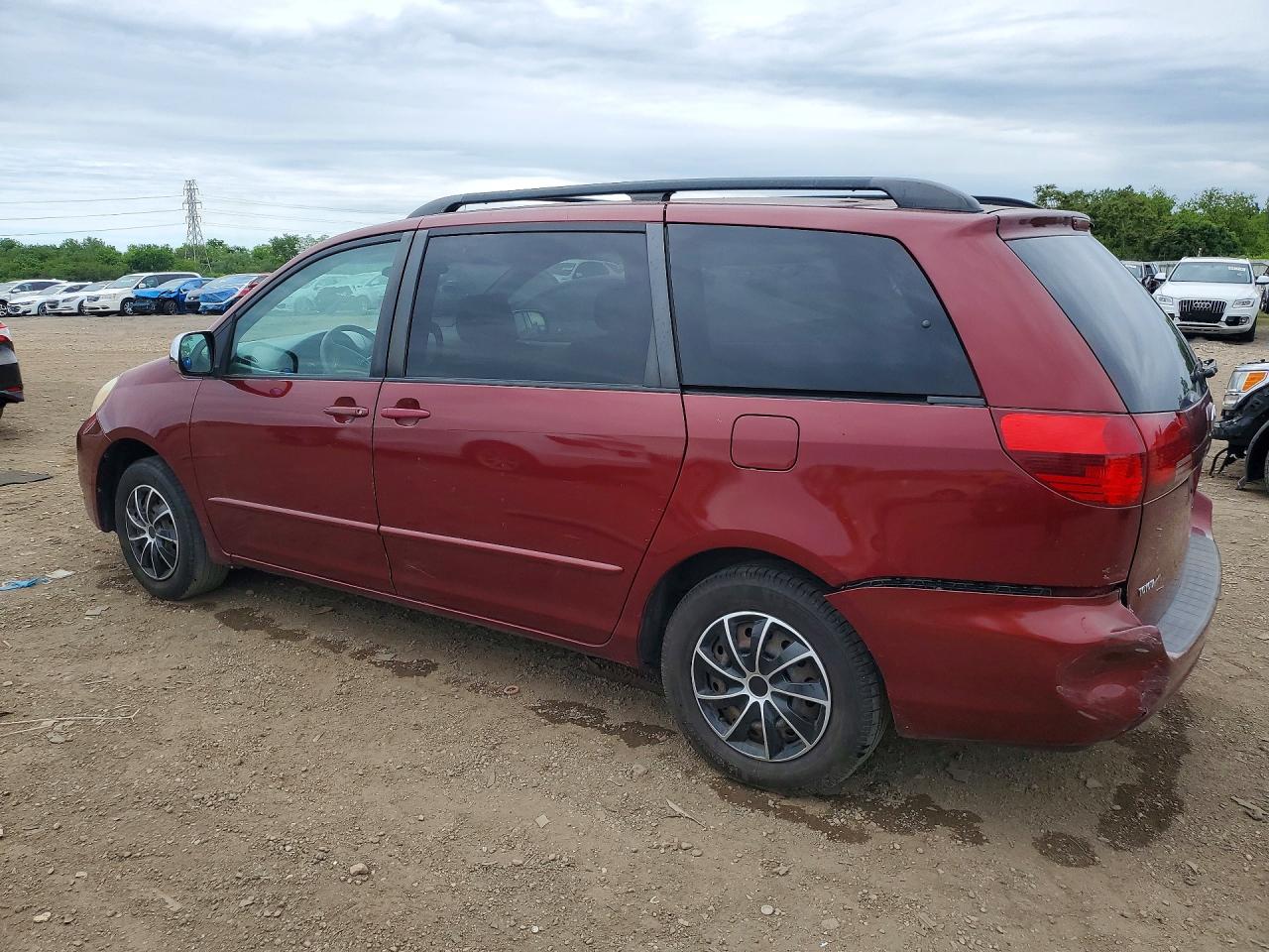 Toyota Sienna Le 7 Passenger