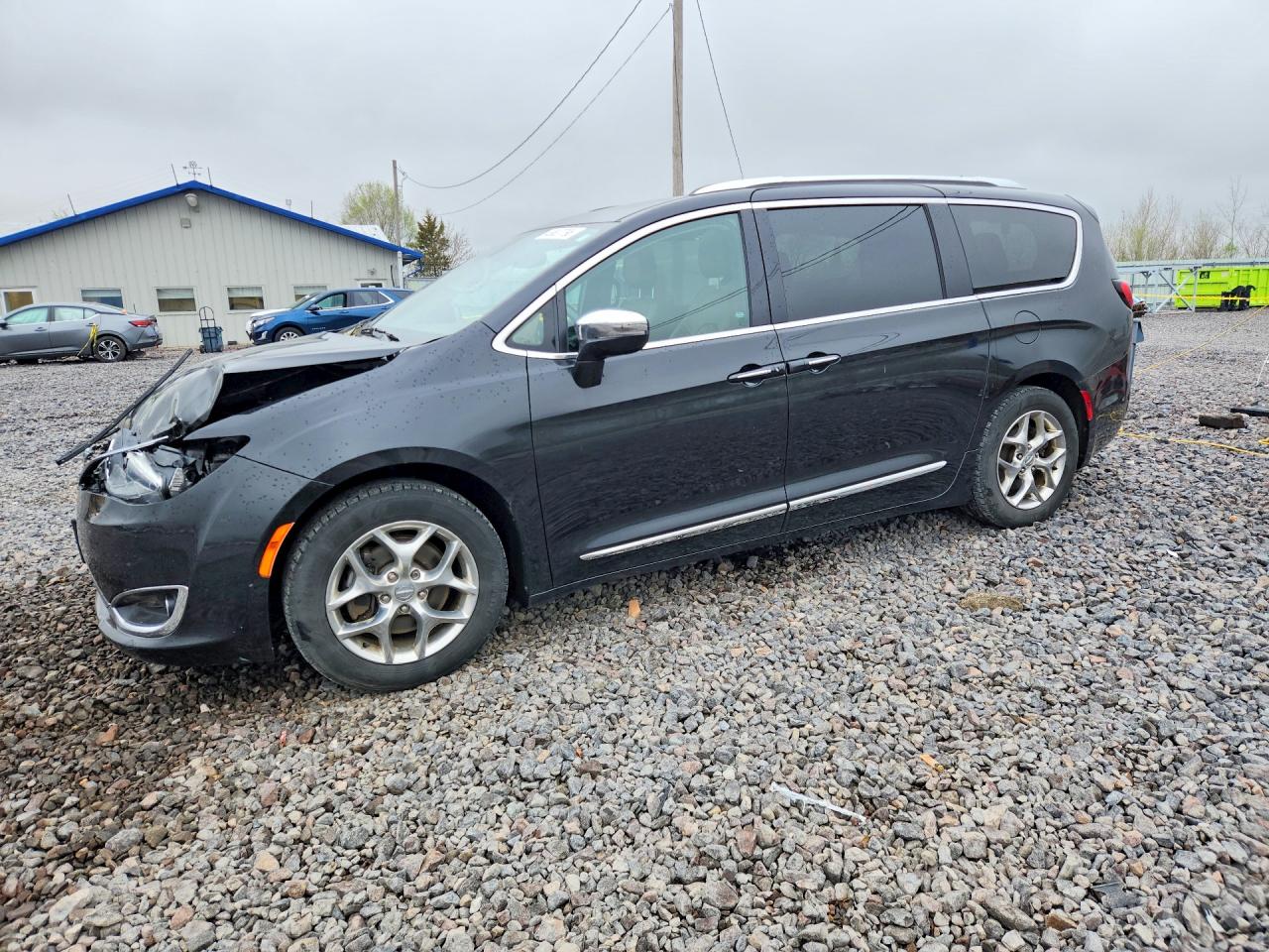 Salvage Chrysler Pacifica Image