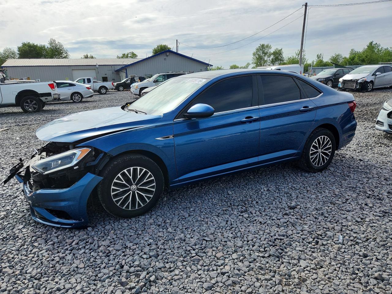 Salvage Volkswagen Jetta Image