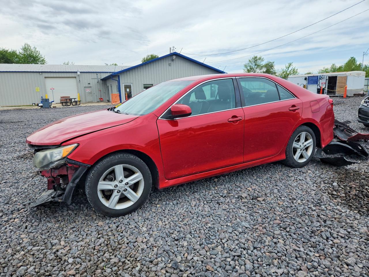 Salvage Toyota Camry Image