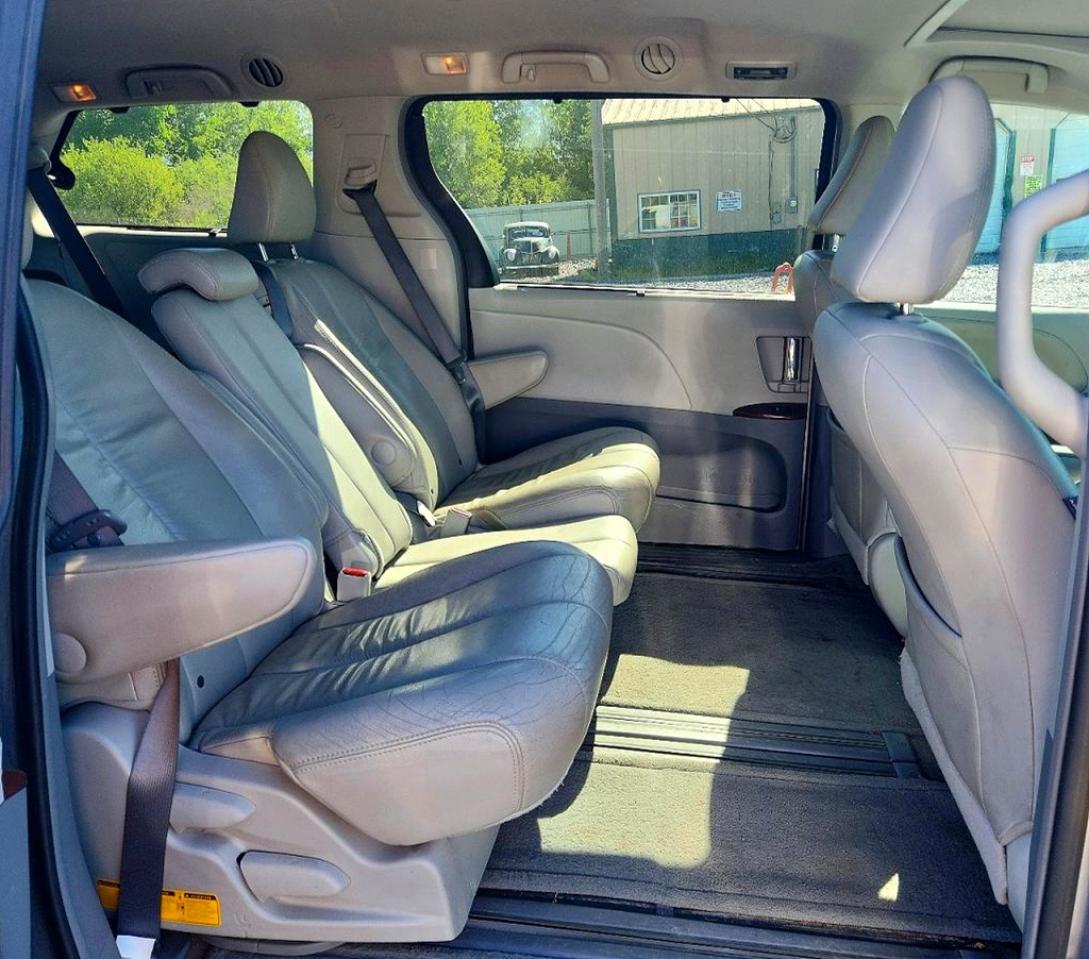 Toyota Sienna Xle 8-passenger