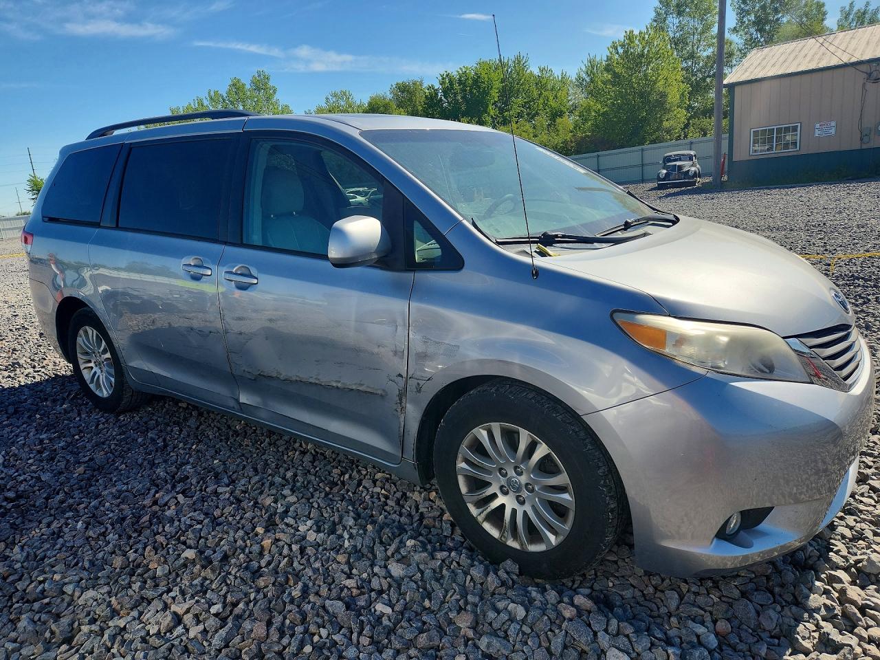 Toyota Sienna Xle 8-passenger