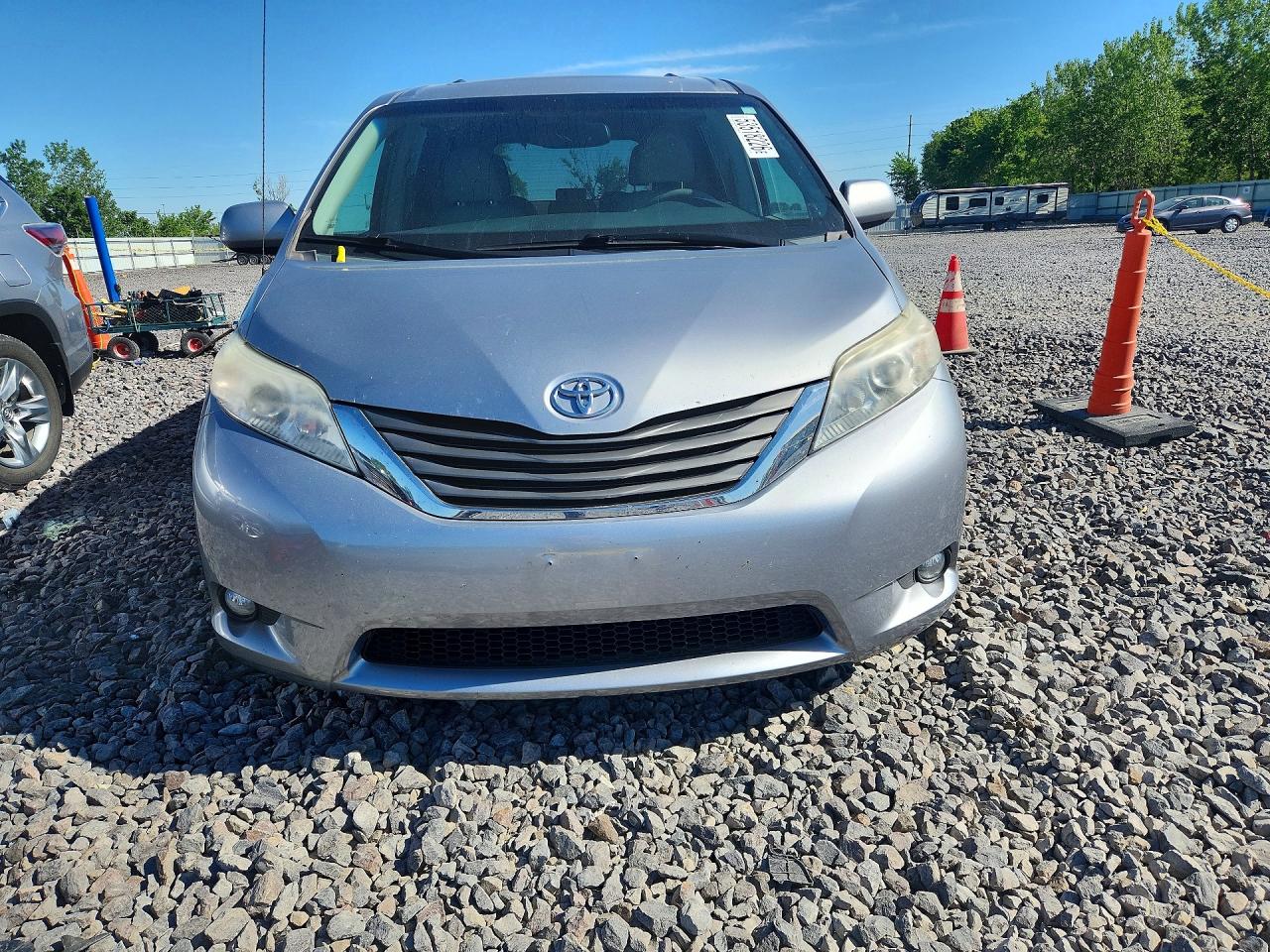 Toyota Sienna Xle 8-passenger
