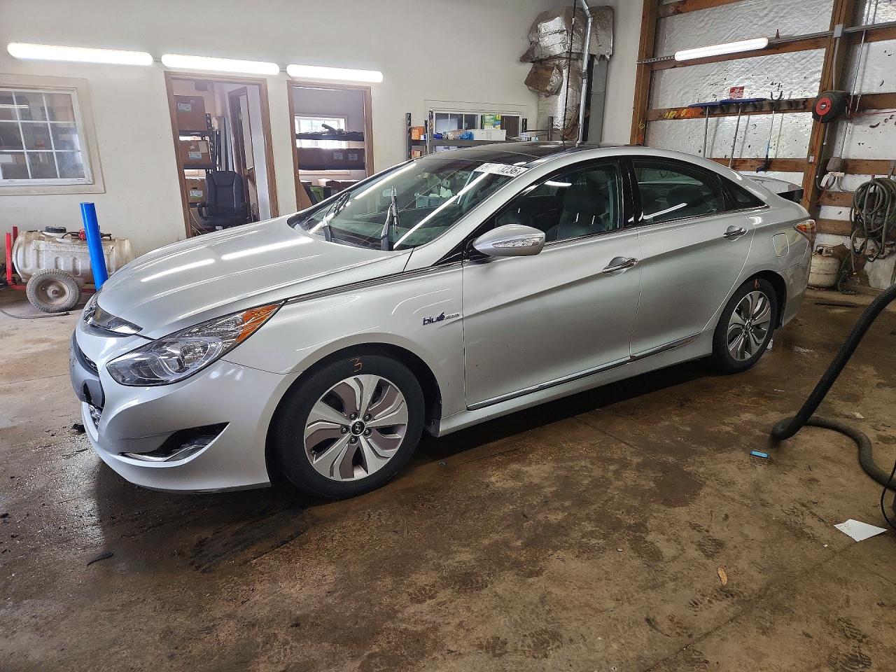 Salvage Hyundai SONATA Image