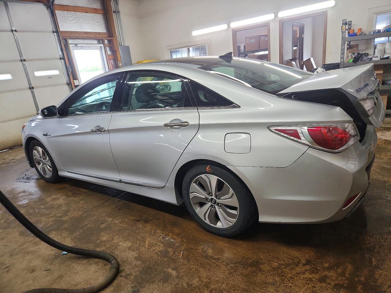 Hyundai SONATA Hybrid