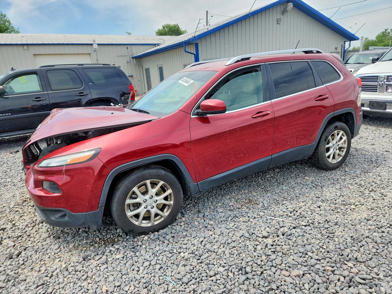 Salvage Jeep Cherokee Image