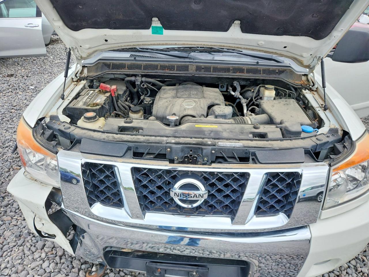 Nissan Titan Sv